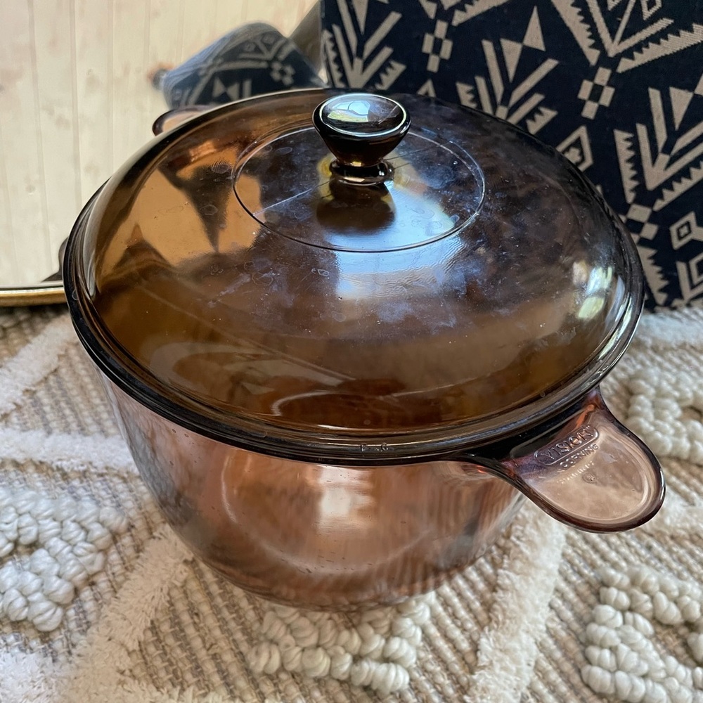 Visions Amber Cookware 3.5L stew pot.
